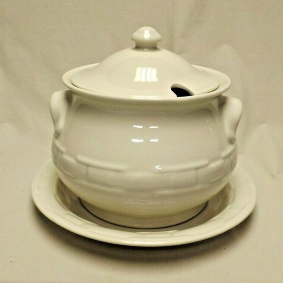Longaberger Pottery Woven Traditions Heirloom Ivory Hostess Soup Tureen - Picture 1 of 12